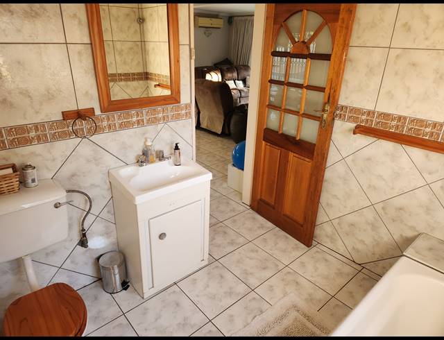 4 BEDROOM HOUSE FOR SALE IN VANDERBIJLPARK SW 2